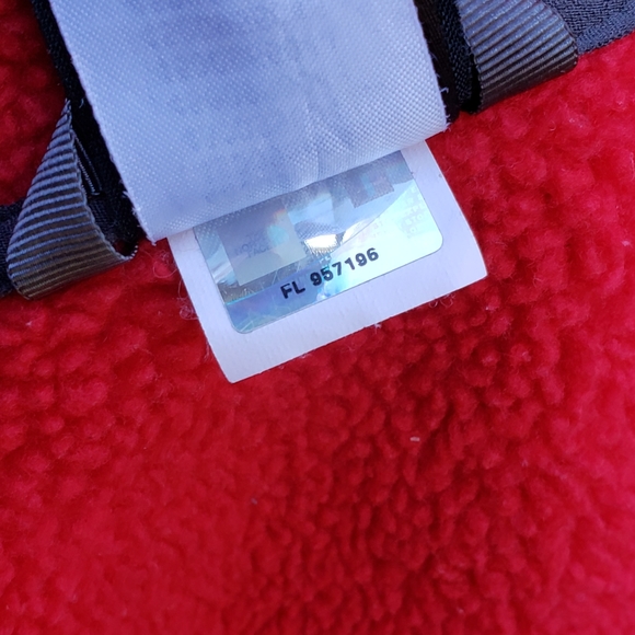 The North Face Boys Heavy Fleece jacket. Red - Picture 9 of 10